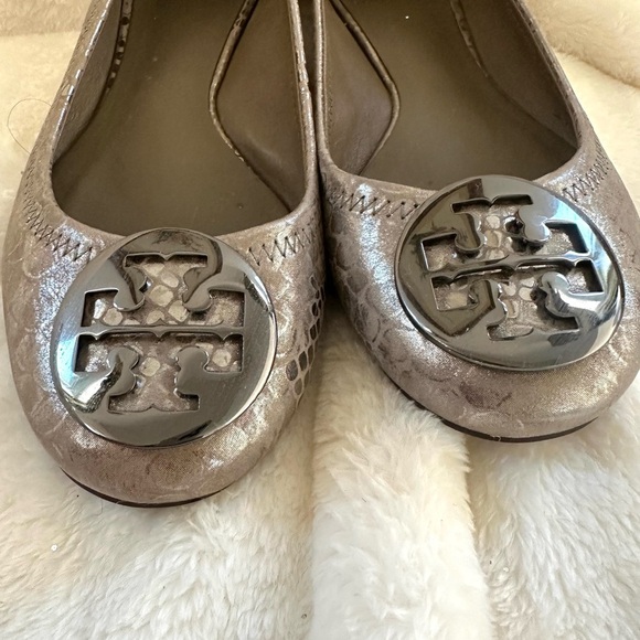 Tory Burch Silver Textured Flats - Picture 3 of 8